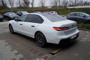 bmw_i7_m70_001