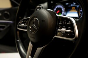 mercedes_e300_021