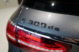 mercedes_e_300_001